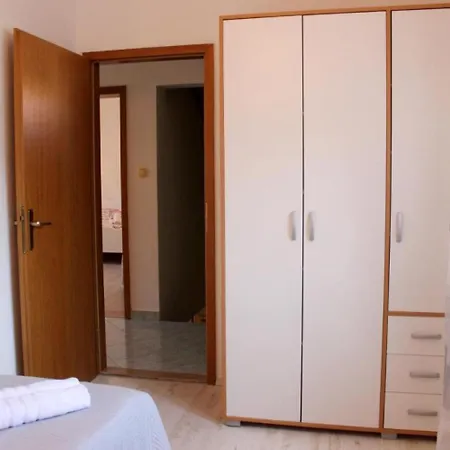 House Toncica Dol (Brac)